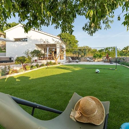 Holiday Home - Villa Thorak Anić Kültér fotó