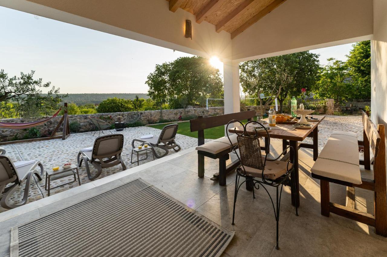 Holiday Home - Villa Thorak Anić Kültér fotó