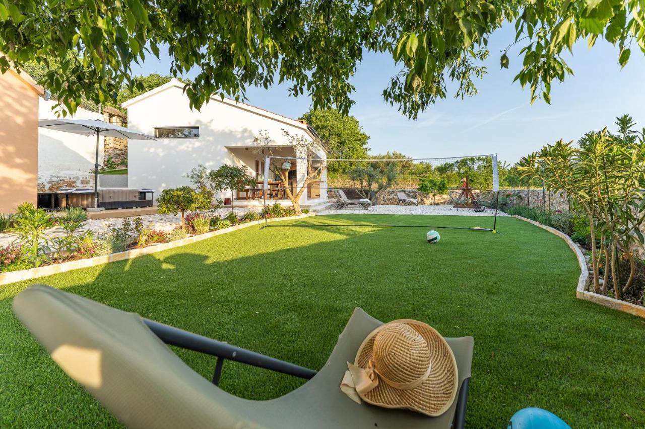 Holiday Home - Villa Thorak Anić Kültér fotó