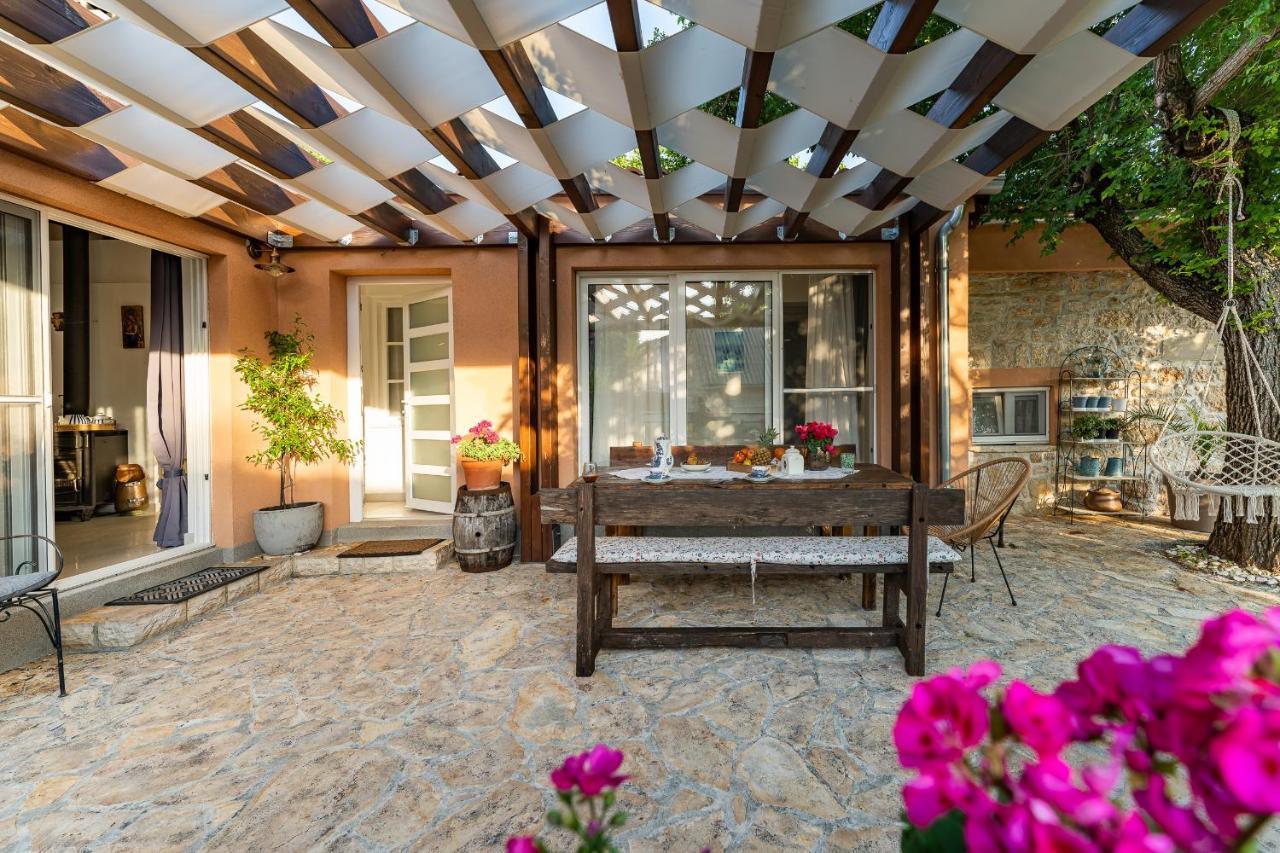 Holiday Home - Villa Thorak Anić Kültér fotó