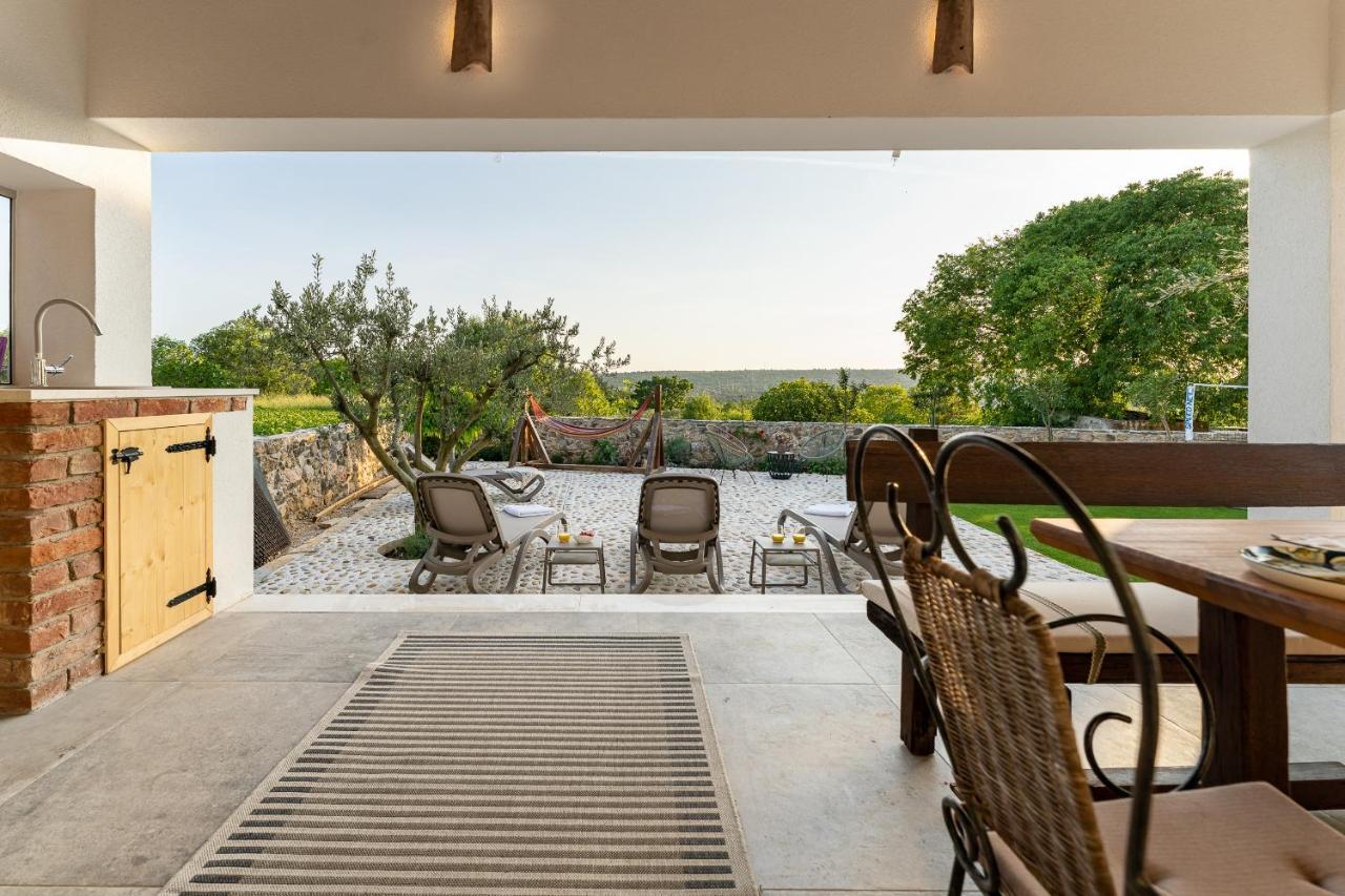 Holiday Home - Villa Thorak Anić Kültér fotó