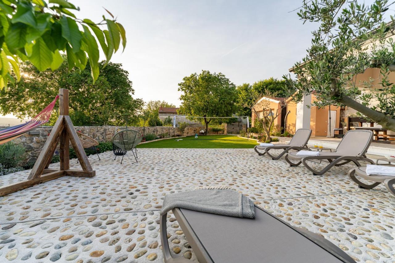 Holiday Home - Villa Thorak Anić Kültér fotó