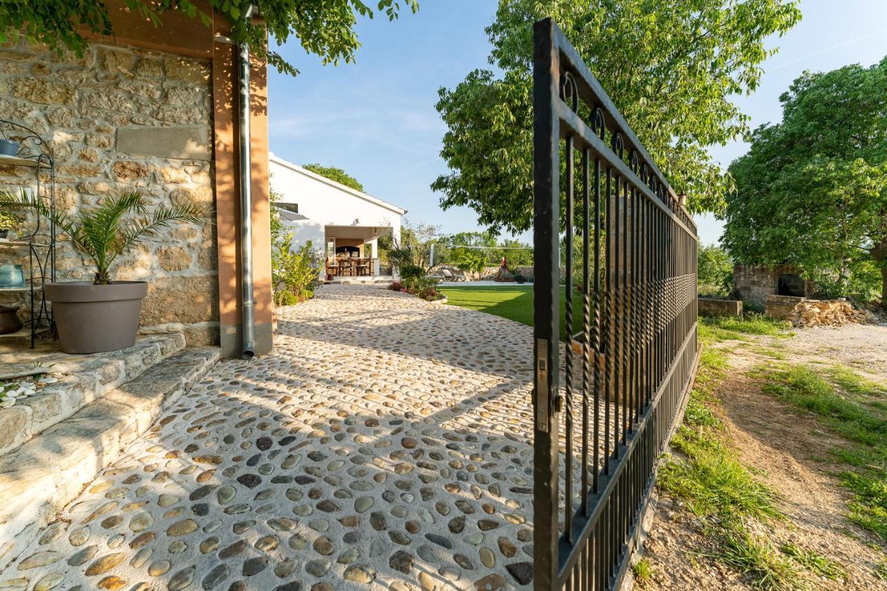 Holiday Home - Villa Thorak Anić Kültér fotó