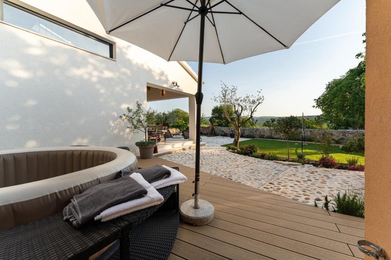 Holiday Home - Villa Thorak Anić Kültér fotó