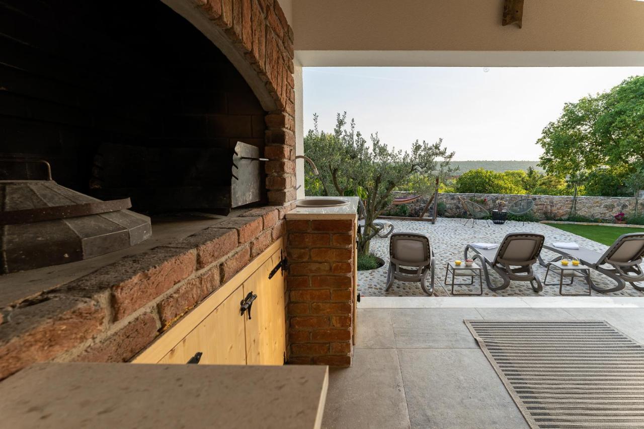 Holiday Home - Villa Thorak Anić Kültér fotó