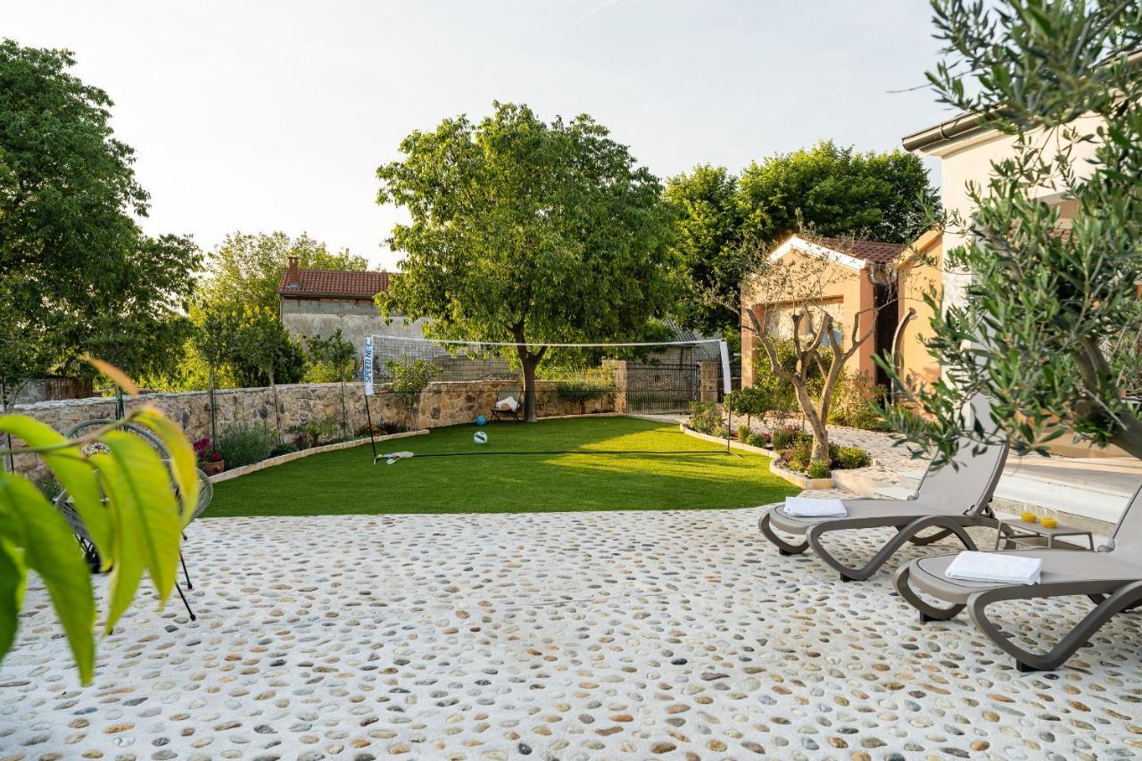 Holiday Home - Villa Thorak Anić Kültér fotó