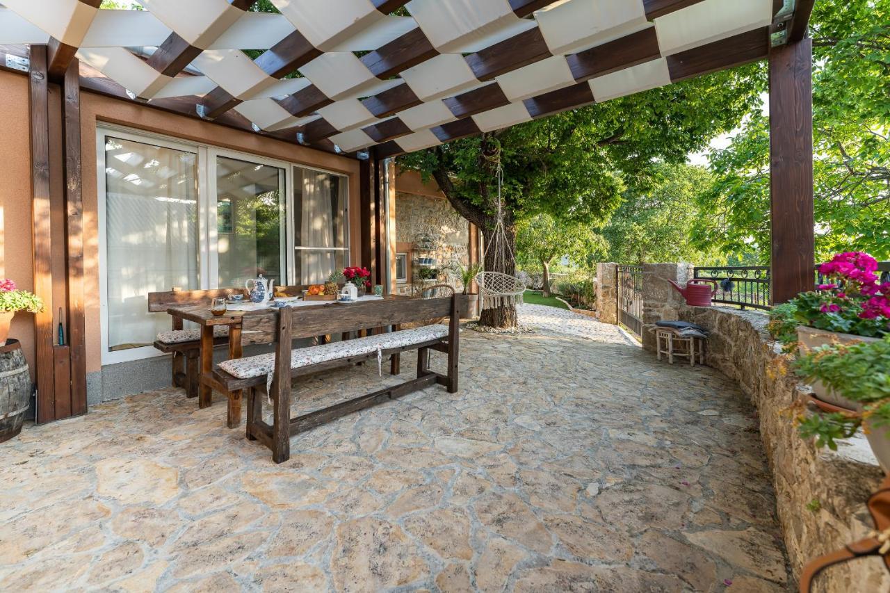 Holiday Home - Villa Thorak Anić Kültér fotó