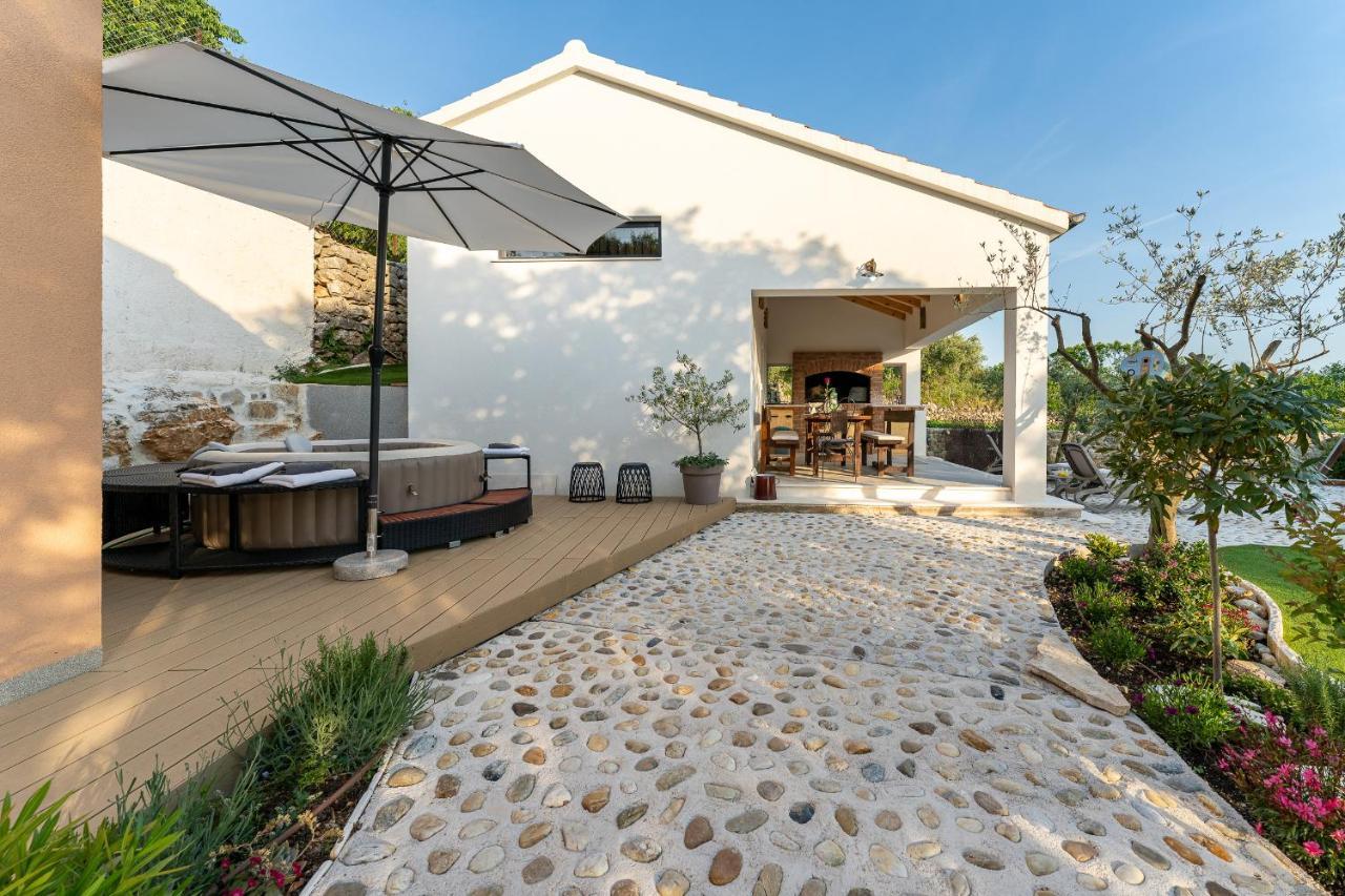 Holiday Home - Villa Thorak Anić Kültér fotó