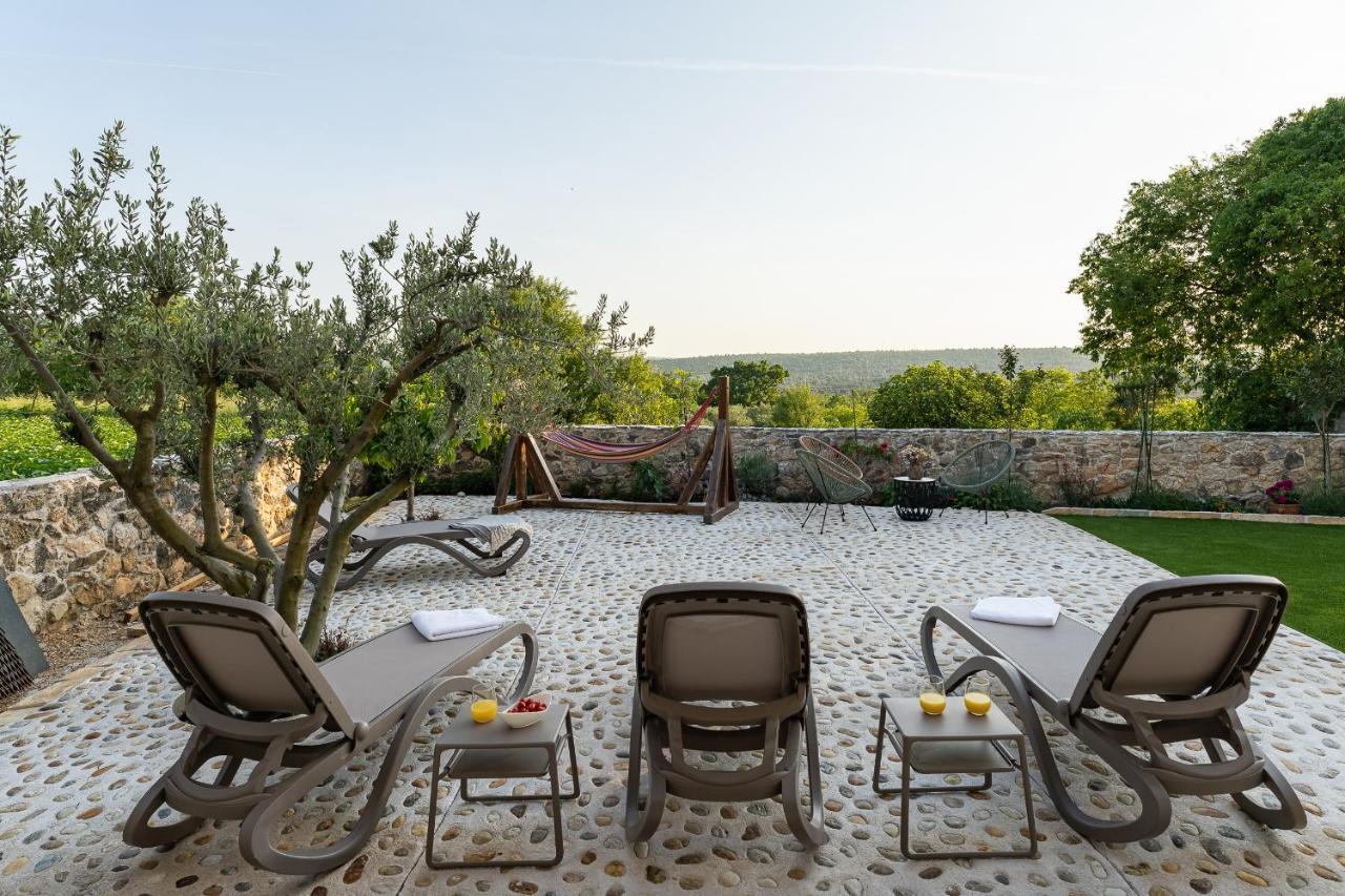 Holiday Home - Villa Thorak Anić Kültér fotó