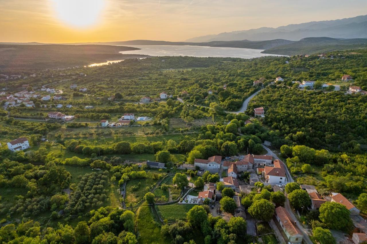 Holiday Home - Villa Thorak Anić Kültér fotó