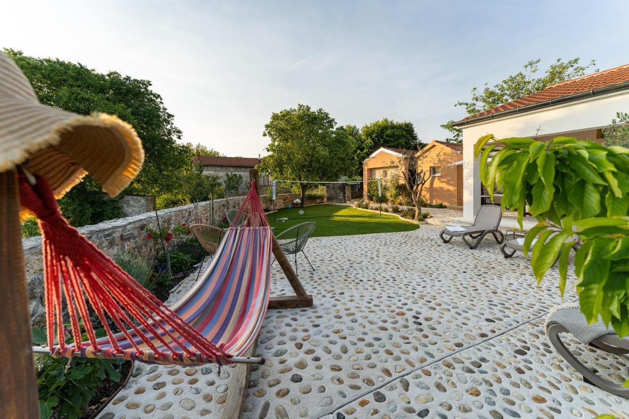 Holiday Home - Villa Thorak Anić Kültér fotó